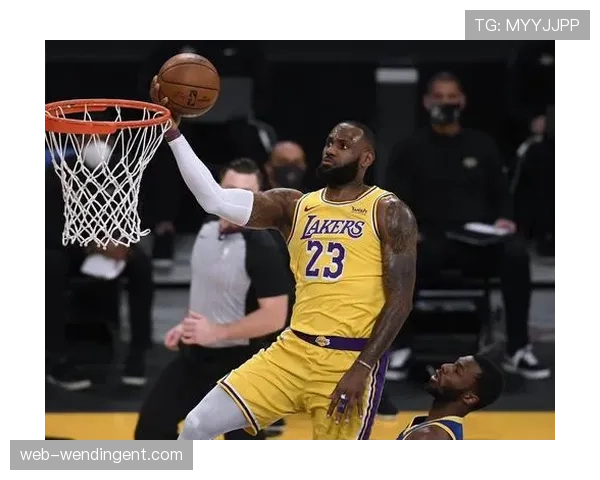 ESPN预测湖人对战勇士揭幕战胜算湖人稍占上风概率52.7%